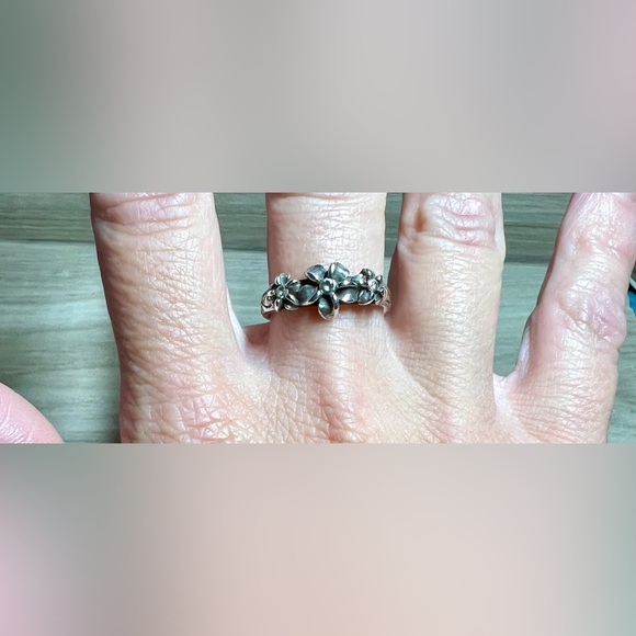 Vintage Sterling Silver Native American Cubic Zirconia Plumeria Ring, Size 8 - Picture 8 of 10